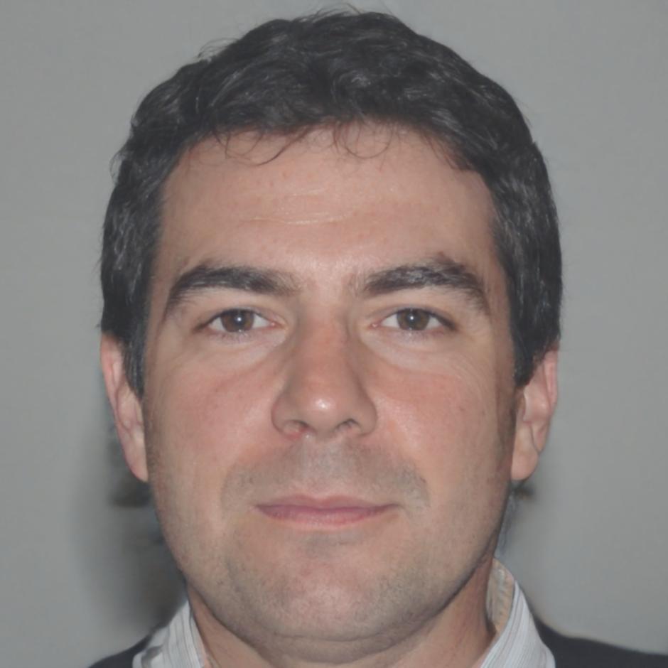 Carlos Mendoza, Director de Análisis Financiero de quarivelnoma